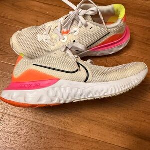 Nike Women's Cream and Pink Athletic Shoes
